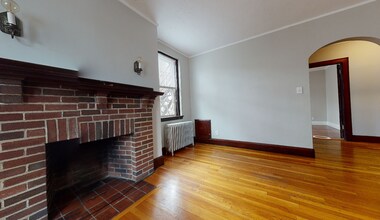 113 College Ave, Unit 22 in Somerville, MA - Foto de edificio - Building Photo