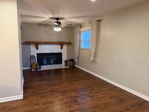 3309 Winston Dr in Bettendorf, IA - Building Photo - Building Photo