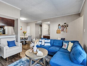 702 Bering Dr in Houston, TX - Building Photo - Building Photo