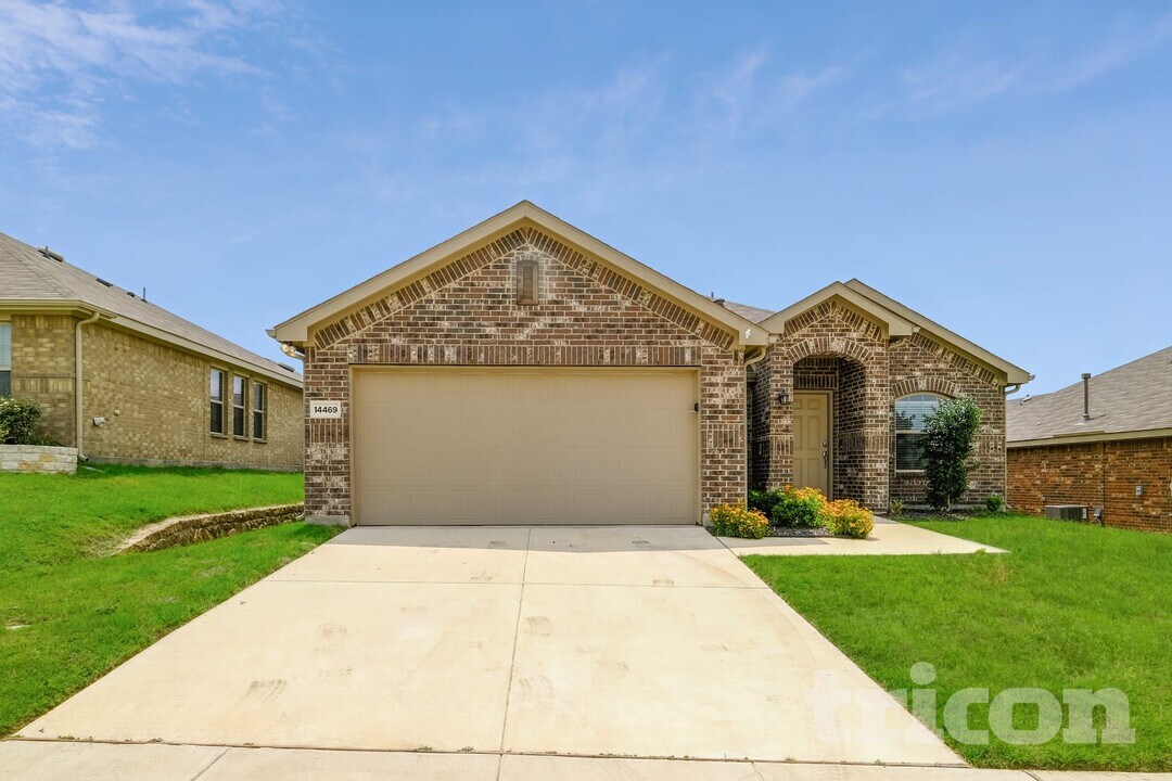 14469 Cloudview Way in Haslet, TX - Building Photo