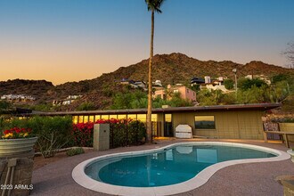 5320 E Wonderview Rd in Phoenix, AZ - Foto de edificio - Building Photo