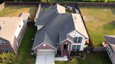 25018 Dover Riv Oaks Ln in Kingwood, TX - Building Photo - Building Photo