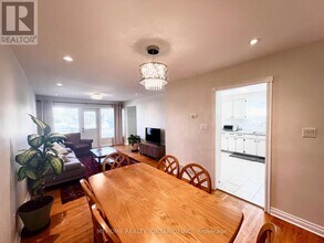 126 Edmonton Dr in Toronto, ON - Building Photo - Building Photo