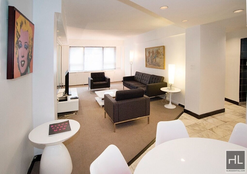 210 E 47th St in New York, NY - Foto de edificio