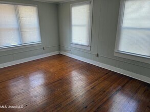 3518 Southward Dr, Unit 3 in Gulfport, MS - Foto de edificio - Building Photo