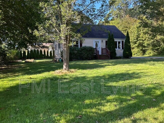 39 Virginia Rd in Montville, CT - Building Photo - Building Photo