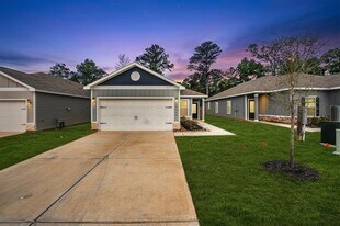 15419 Maple Ter Dr in Conroe, TX - Building Photo