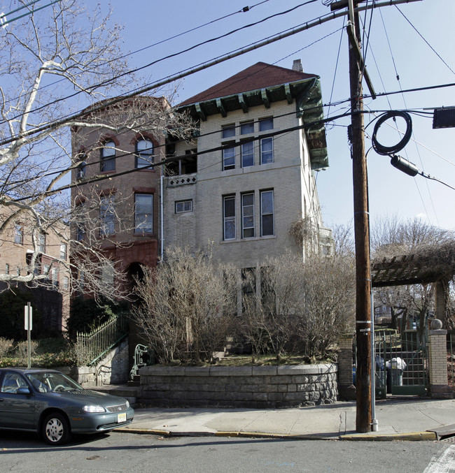 801 Hudson St in Hoboken, NJ - Building Photo - Building Photo