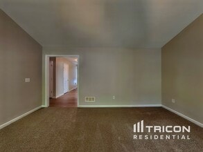 3210 Arbor Oaks Dr SW in Snellville, GA - Building Photo - Building Photo