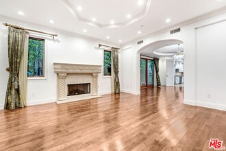 219 S Willaman Dr in Beverly Hills, CA - Building Photo - Building Photo