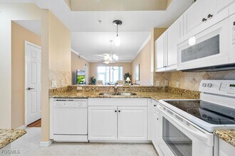 14571 Legends Blvd N in Ft. Myers, FL - Foto de edificio - Building Photo