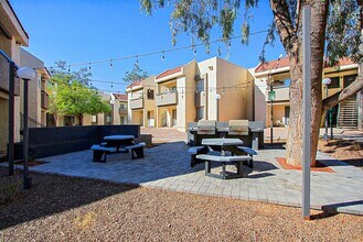 Northerly in Phoenix, AZ - Foto de edificio - Building Photo