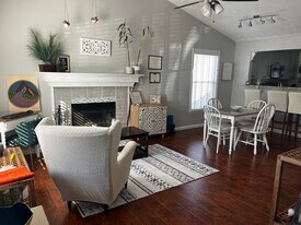 1112 Bonfield Ct in Virginia Beach, VA - Building Photo