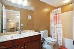 1916 NW 13th Pl in Cape Coral, FL - Building Photo