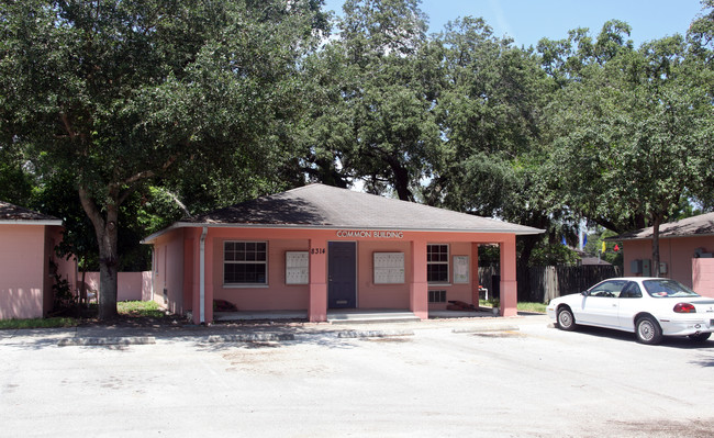 Hunter Oaks Apartments in Tampa, FL - Foto de edificio - Building Photo