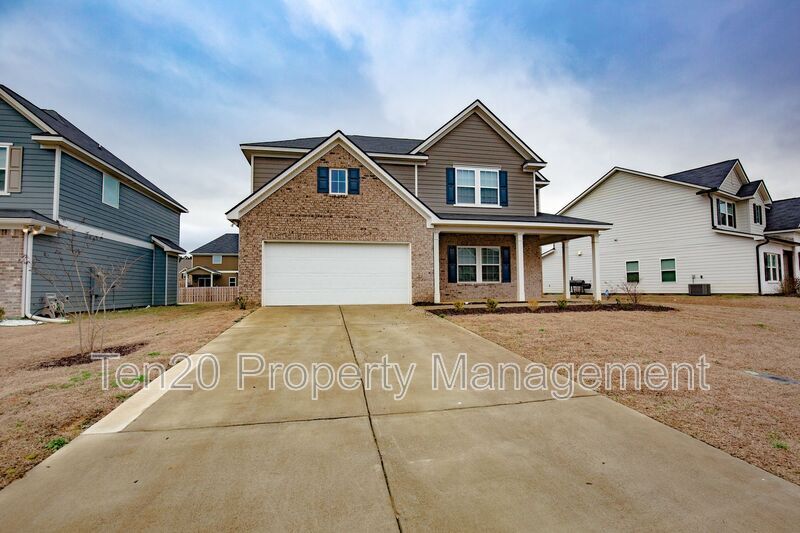 199 Red Oak Pl in Smiths Station, AL - Building Photo