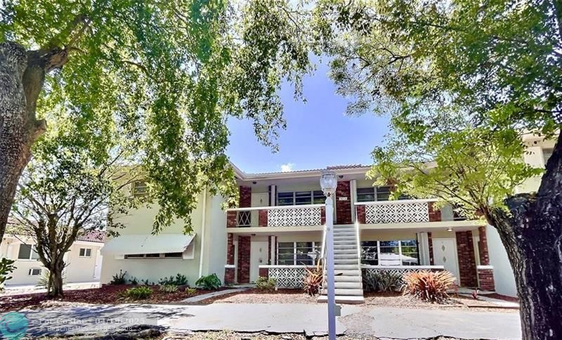 4213 NE 21st Ave in Fort Lauderdale, FL - Foto de edificio