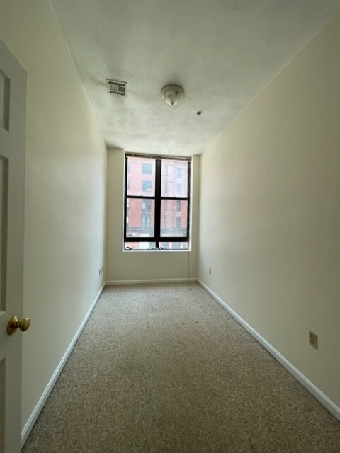 79 Essex St, Unit 72 in Boston, MA - Foto de edificio - Building Photo
