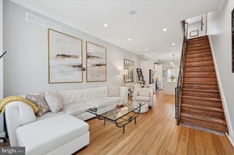 605 Emily St in Philadelphia, PA - Building Photo - Building Photo