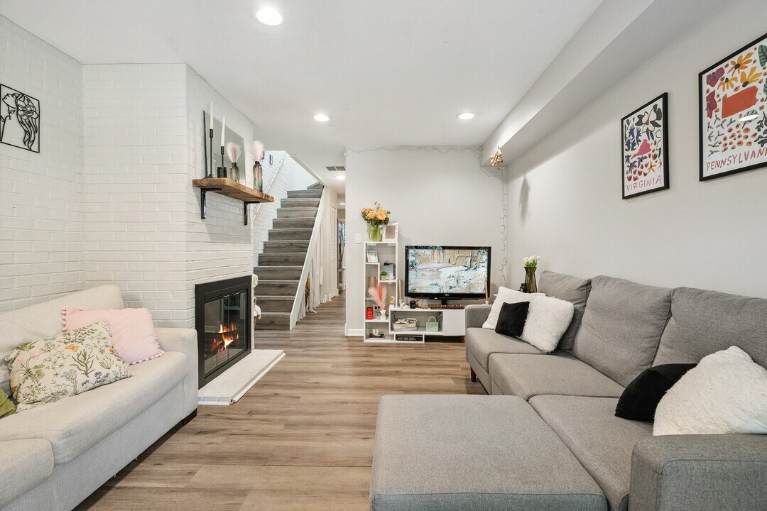 534 W Eugenie St in Chicago, IL - Building Photo