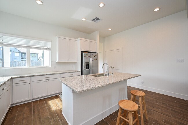 1535 Cathedral Bend Drive in Sienna, TX - Building Photo - Building Photo