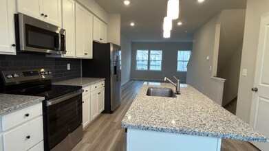 325 Short Br Dr in Ranson, WV - Building Photo - Building Photo