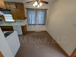 1217 Dorothy Dr in Waterloo, IA - Building Photo - Building Photo