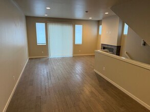 329 Anacortes Pl NE in Renton, WA - Building Photo - Building Photo