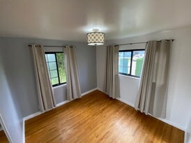 1466 N Caswell Ave in Pomona, CA - Building Photo