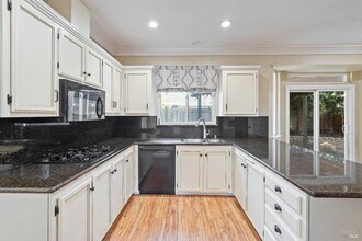 606 Roscommon Pl in Vacaville, CA - Foto de edificio - Building Photo