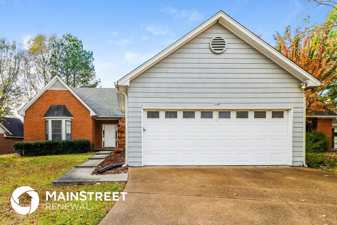 1160 Hunter's Lake Dr in Memphis, TN - Building Photo