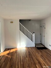 98 Wooster St in Bethel, CT - Building Photo - Building Photo