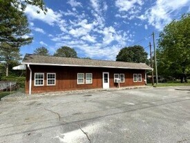 1654 Old Hwy 27 in Trion, GA - Building Photo