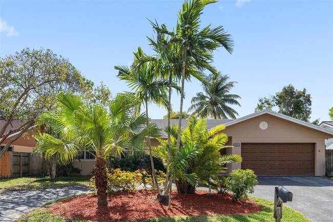 9034 SW 163rd Ter in Palmetto Bay, FL - Building Photo - Building Photo