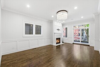 850 W Lill Ave in Chicago, IL - Building Photo - Building Photo