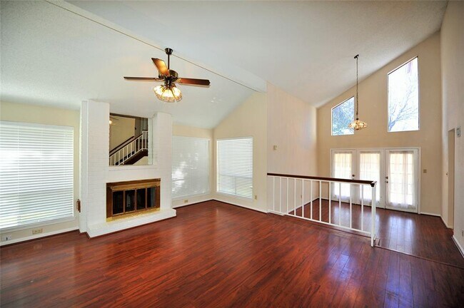 2206 Greencove Ln in Sugar Land, TX - Building Photo - Building Photo