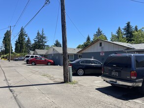 Quintero Apartments in Salem, OR - Building Photo - Building Photo