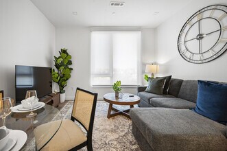 282 Bremen St in Boston, MA - Building Photo - Building Photo
