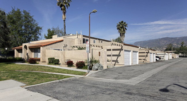 1480 E Marshall Blvd in San Bernardino, CA - Building Photo - Building Photo