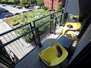 694 Massachusetts Ave, Unit 306 in Boston, MA - Building Photo - Building Photo