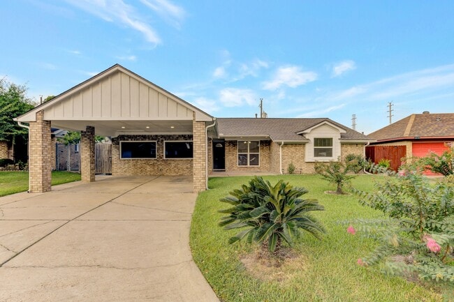 726 Parkhill St in Channelview, TX - Building Photo - Building Photo
