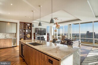 300 International Drive in Baltimore, MD - Building Photo - Building Photo