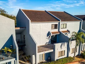 6304 Grand Bahama Cir in Tampa, FL - Building Photo