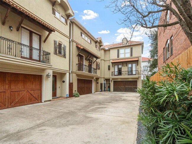 420 Lovett Blvd in Houston, TX - Building Photo - Building Photo