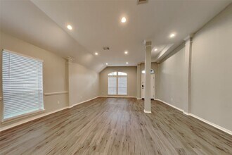 18518 Campers Crest Dr in Humble, TX - Building Photo - Building Photo