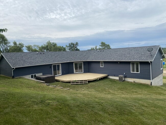 2910 Otis Rd SE in Cedar Rapids, IA - Building Photo - Building Photo