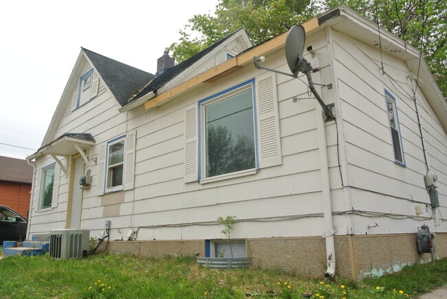 510 Hiawatha St in Minot, ND - Building Photo - Building Photo