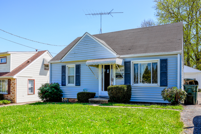 property at 1628 28th St NE