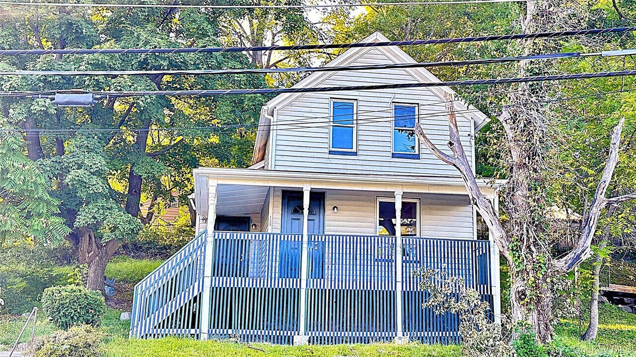154 Smith St in Poughkeepsie, NY - Building Photo
