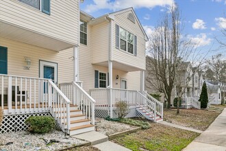 5369 Gardner Ct in Williamsburg, VA - Foto de edificio - Building Photo